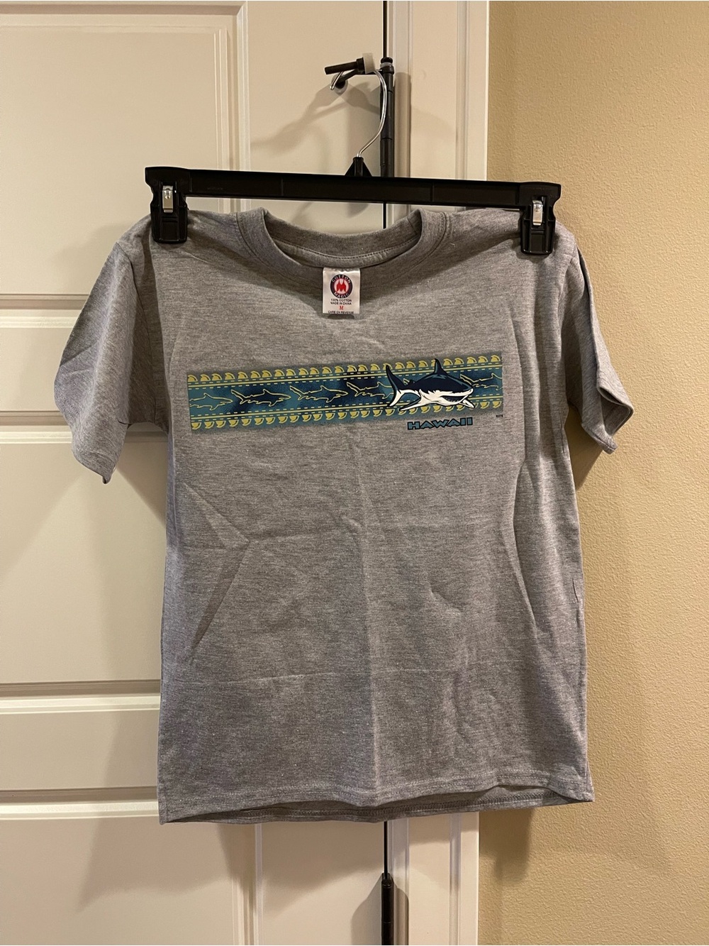 NWOT Kids Gray Hawaii Shark Graphic Tee